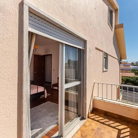 Δωμάτια σε οικογενειακή κατοικία Cozy House Κασκαΐς